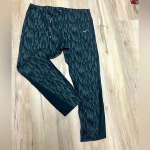 Nike leggings/ capris